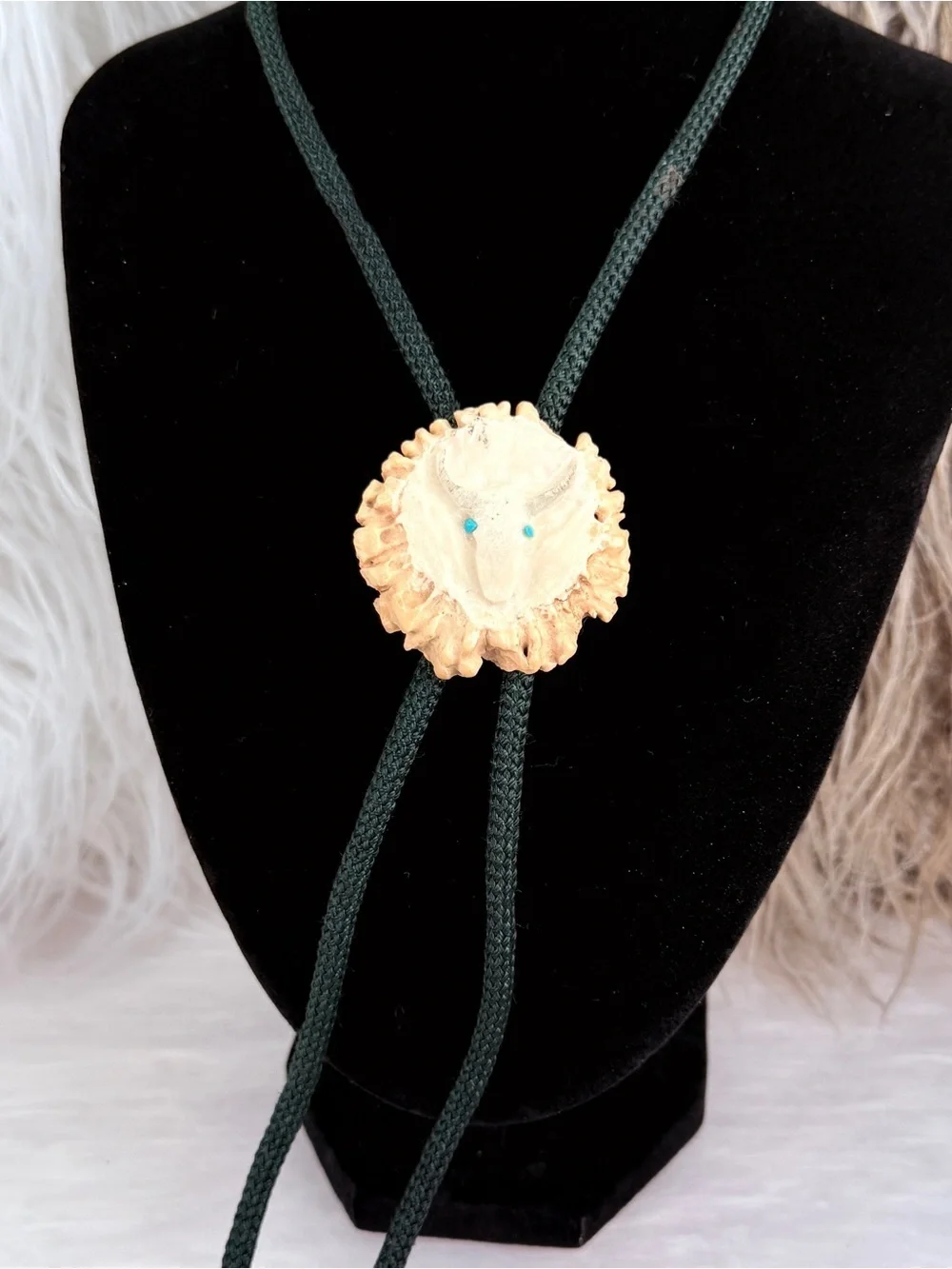 Vintage Carved Antler Bighorn Sheep Bolo Tie Turquoise Blue Eyes Western